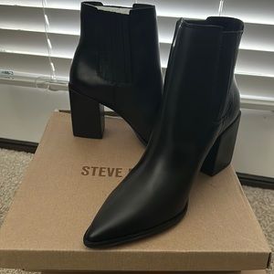 New never worn Steve Madden leather boots with pointed toe